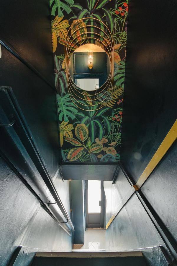 Independant Flat: Canal St Martin&Trains Stations! パリ エクステリア 写真